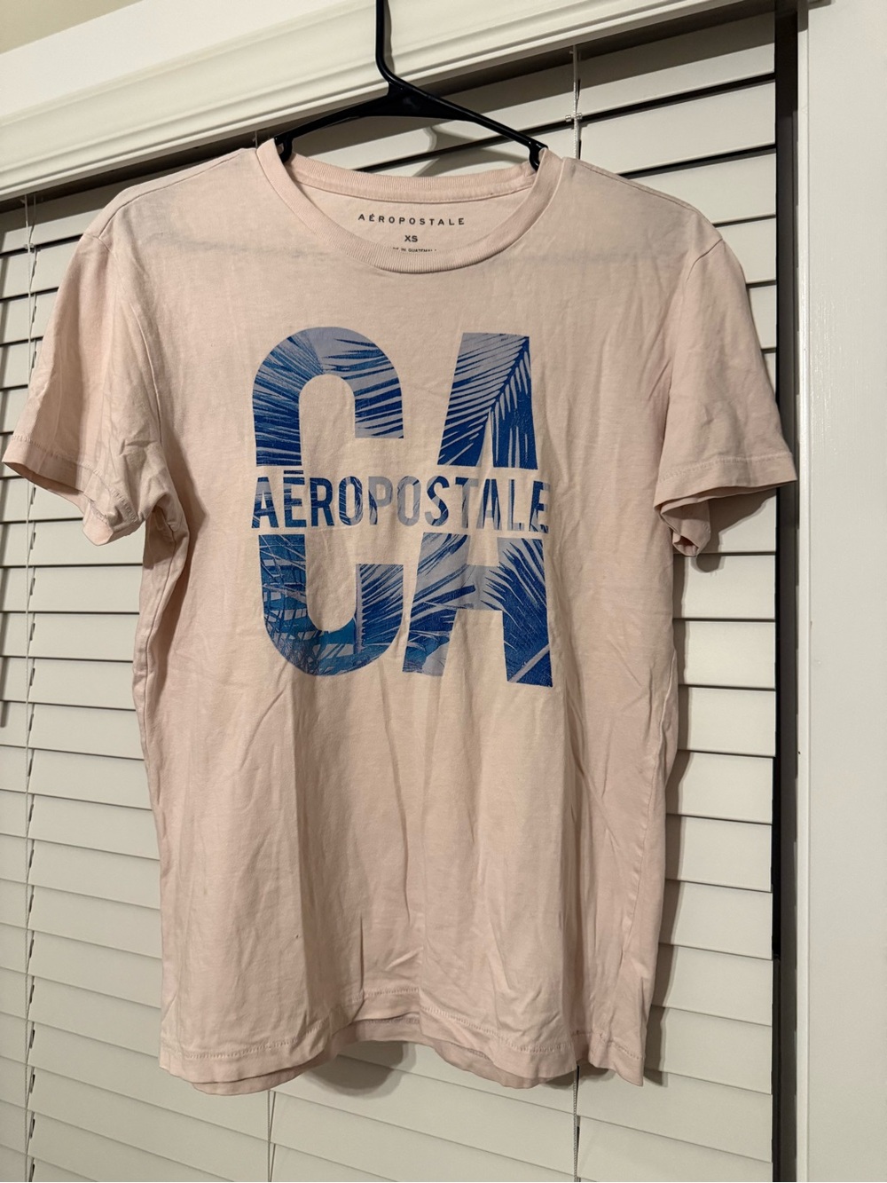 Aeropostale Men’s Pink Tee with Blue CA Graphic